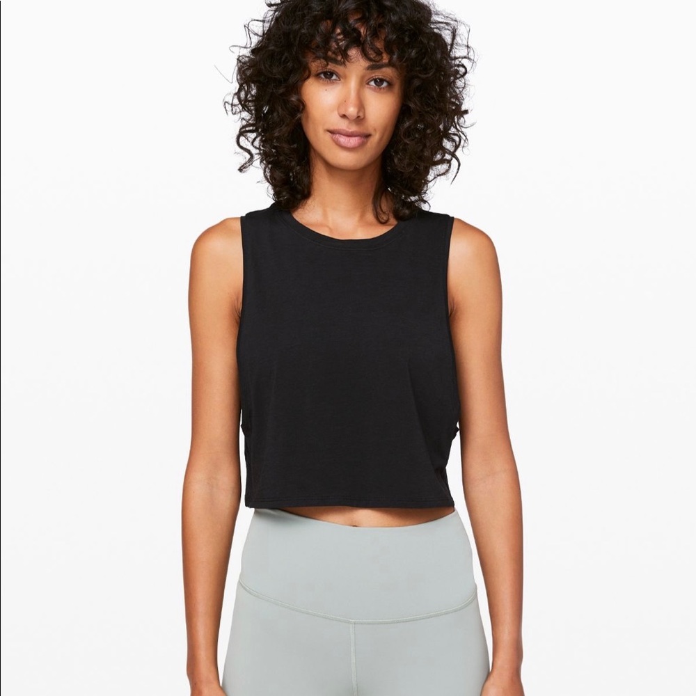 Lululemon crop top